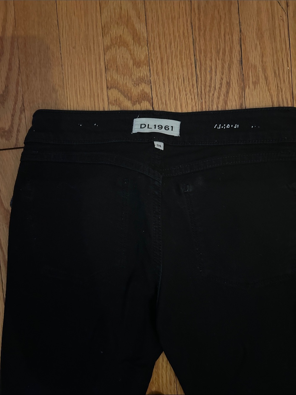 DL1961 Women’s Skinny Black Jeans style Amanda size 24